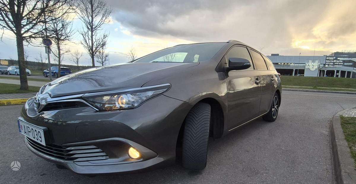 Toyota Prius, 1.8 l., sedanas