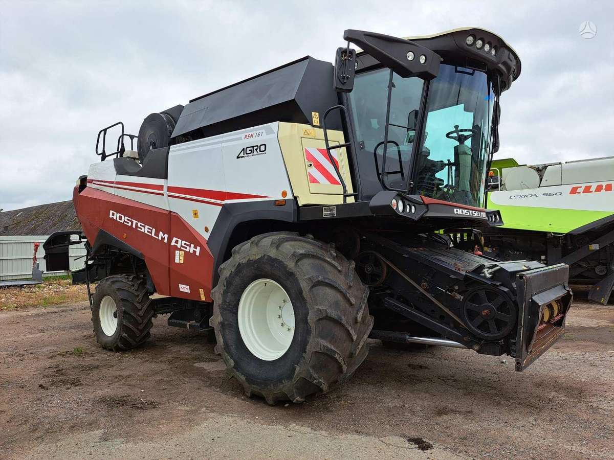 Rostselmash RSM 161, kombainai