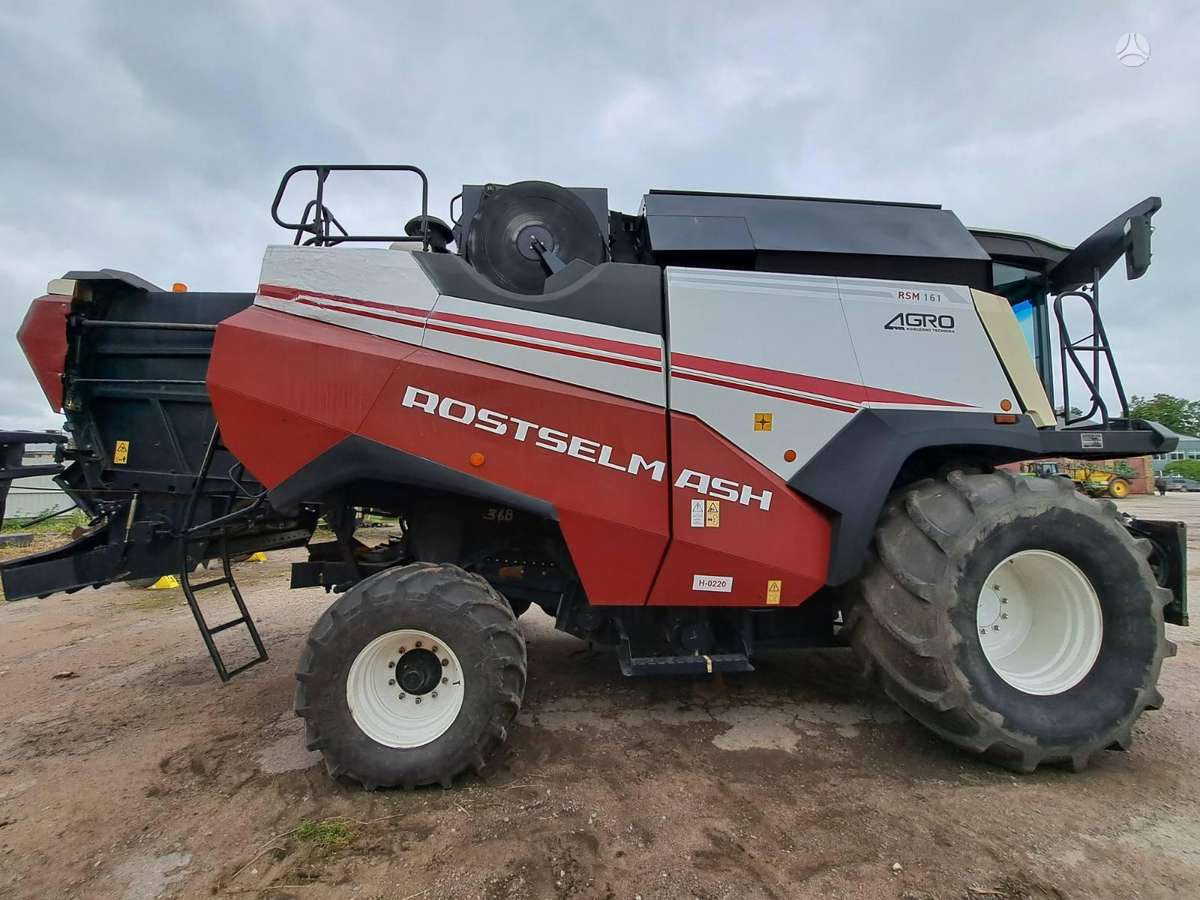 Rostselmash RSM 161, kombainai
