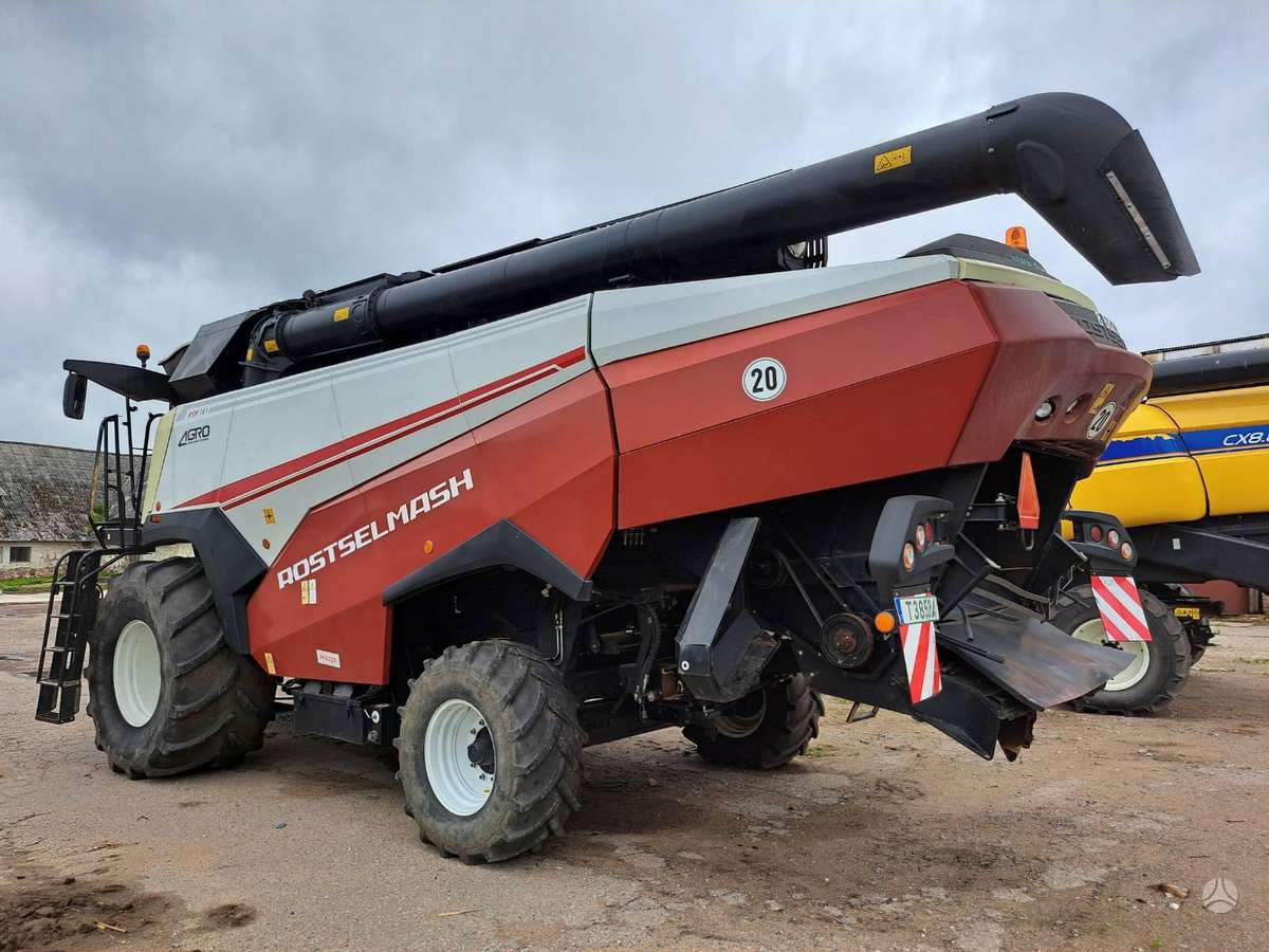 Rostselmash RSM 161, kombainai