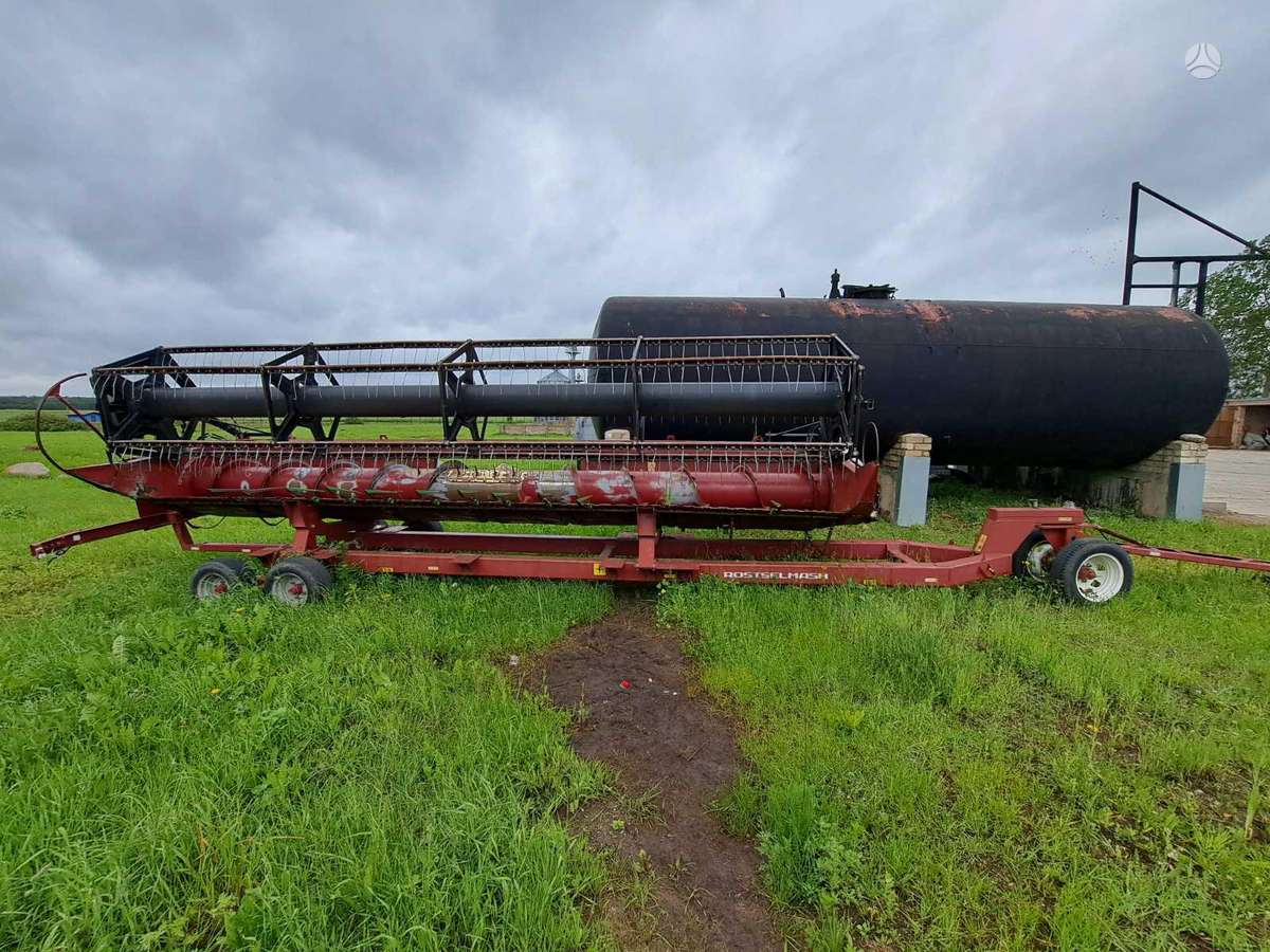 Rostselmash RSM 161, kombainai