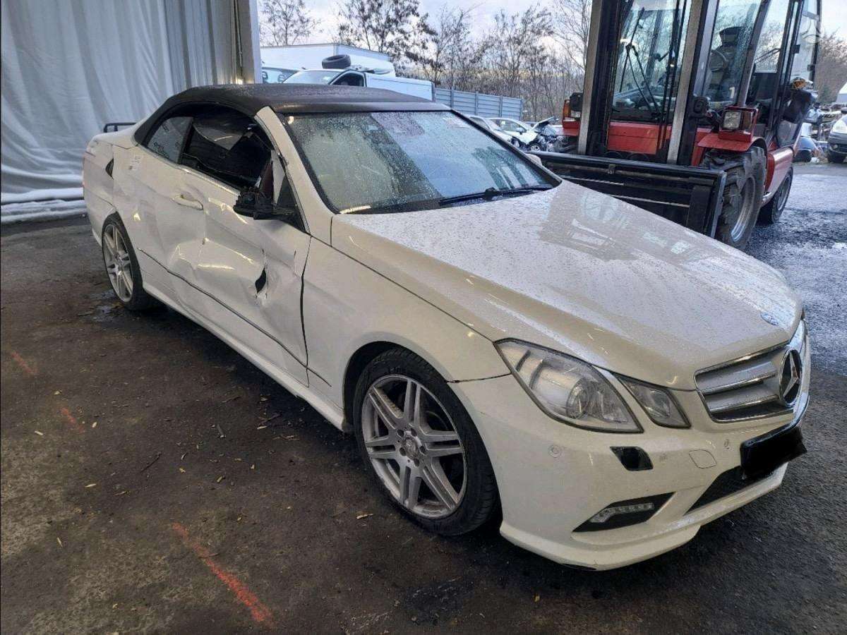 Mercedes-Benz E350, 642.836, dalimis