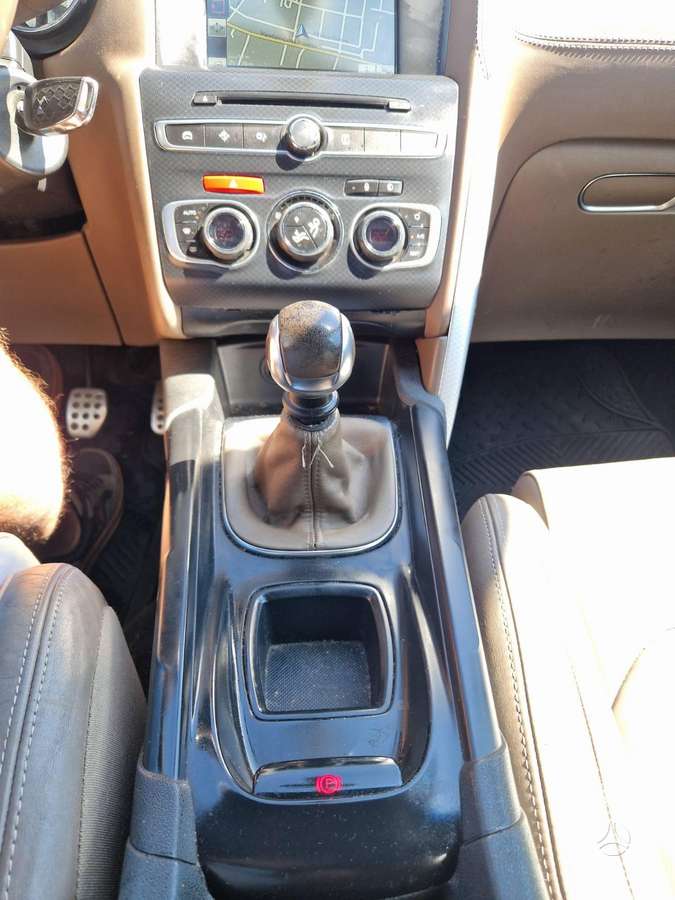 Citroen DS4, 1.2 l., hatchback