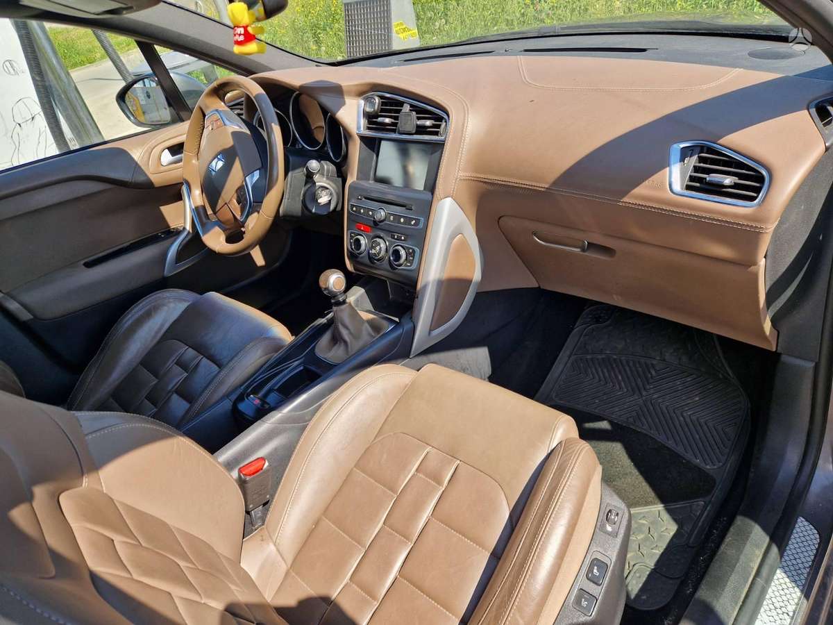 Citroen DS4, 1.2 l., hatchback