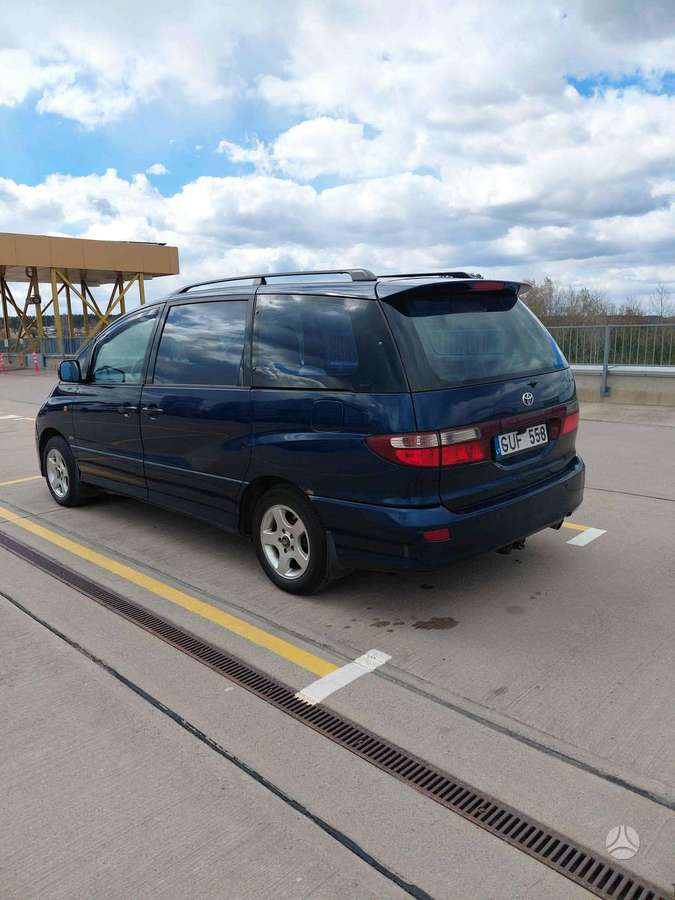 Toyota Previa, Универсал