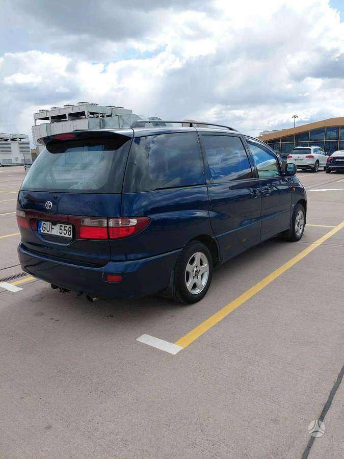 Toyota Previa, Универсал