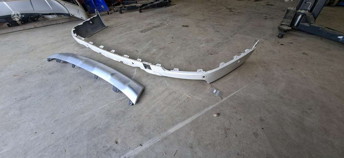 BMW X7 bumpers