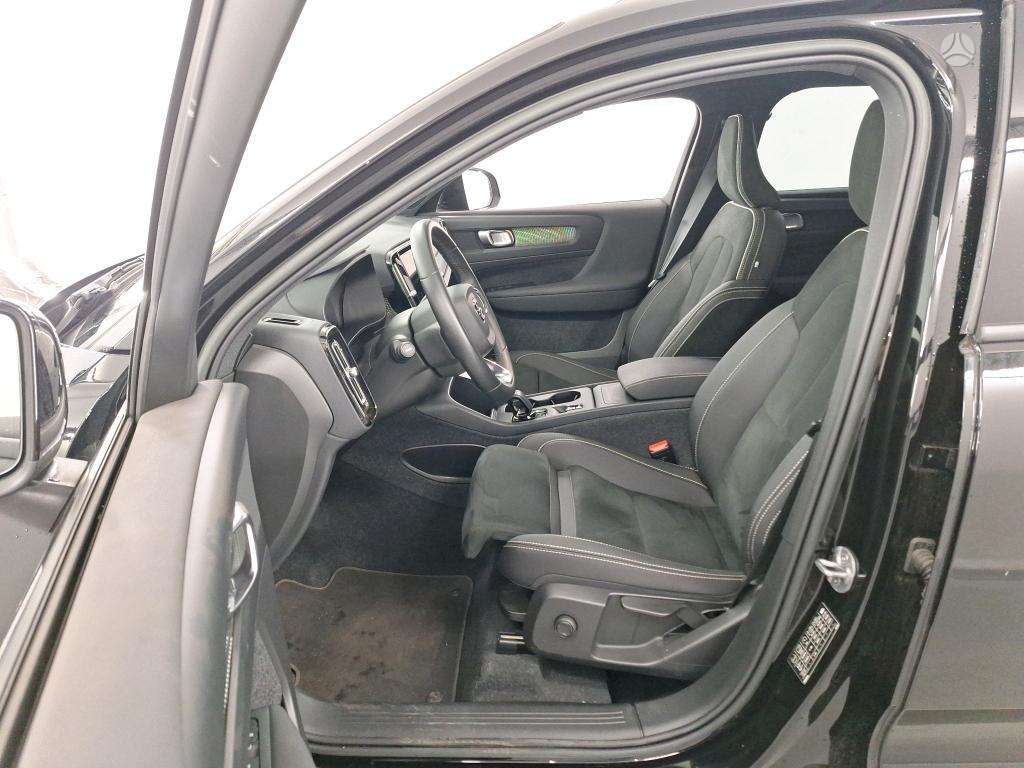 Volvo XC40, 1.5 l., off-road / crossover