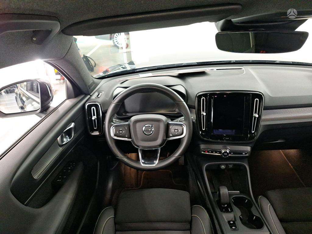 Volvo XC40, 1.5 l., off-road / crossover