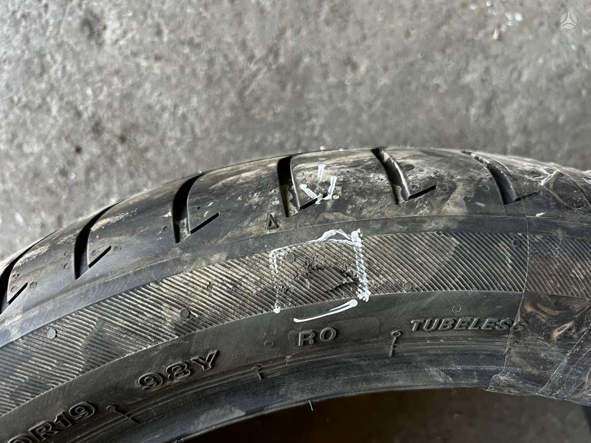 Bridgestone, vasaras 245/40 R19