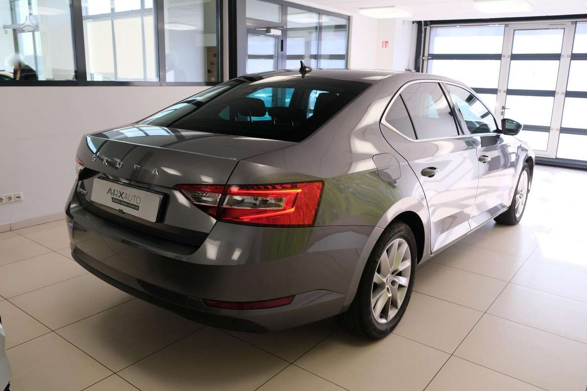Skoda Superb, 1.5 l., hatchback