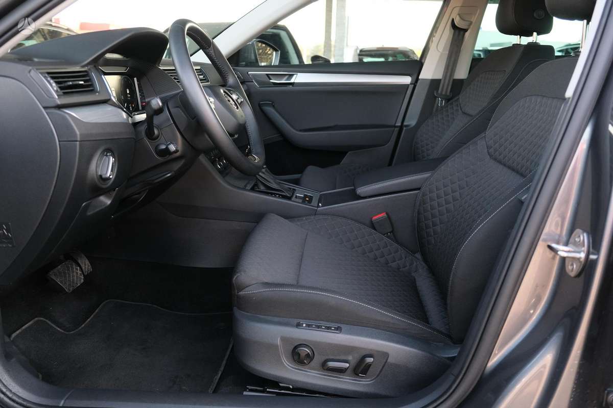 Skoda Superb, 1.5 l., hatchback