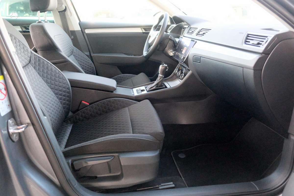Skoda Superb, 1.5 l., hatchback