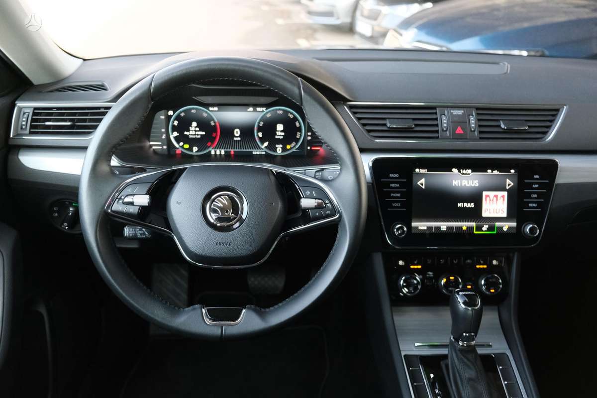 Skoda Superb, 1.5 l., hatchback
