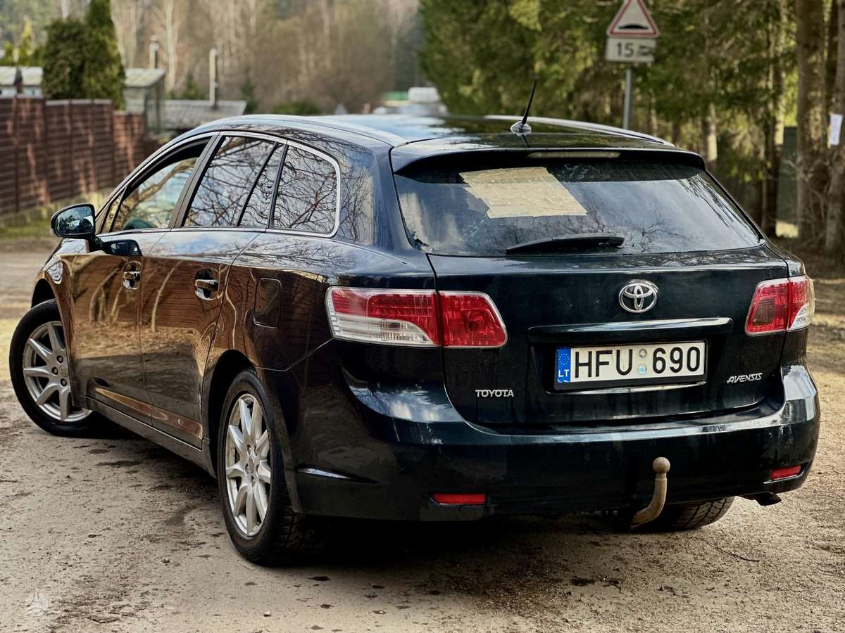 Toyota Avensis - 8