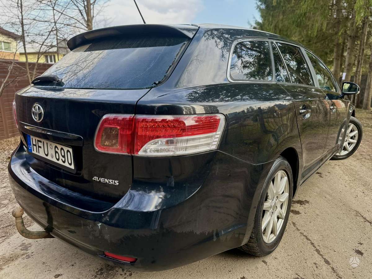 Toyota Avensis - 11