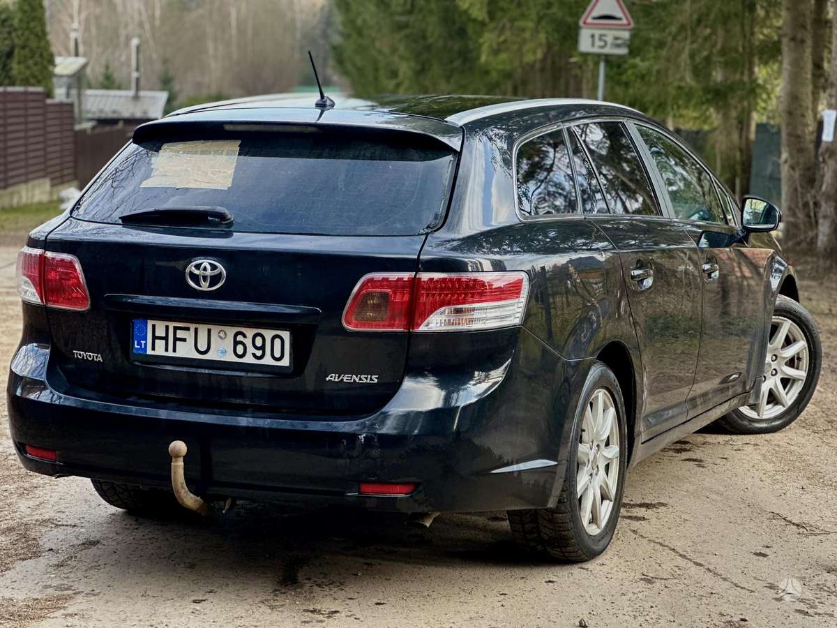 Toyota Avensis - 12