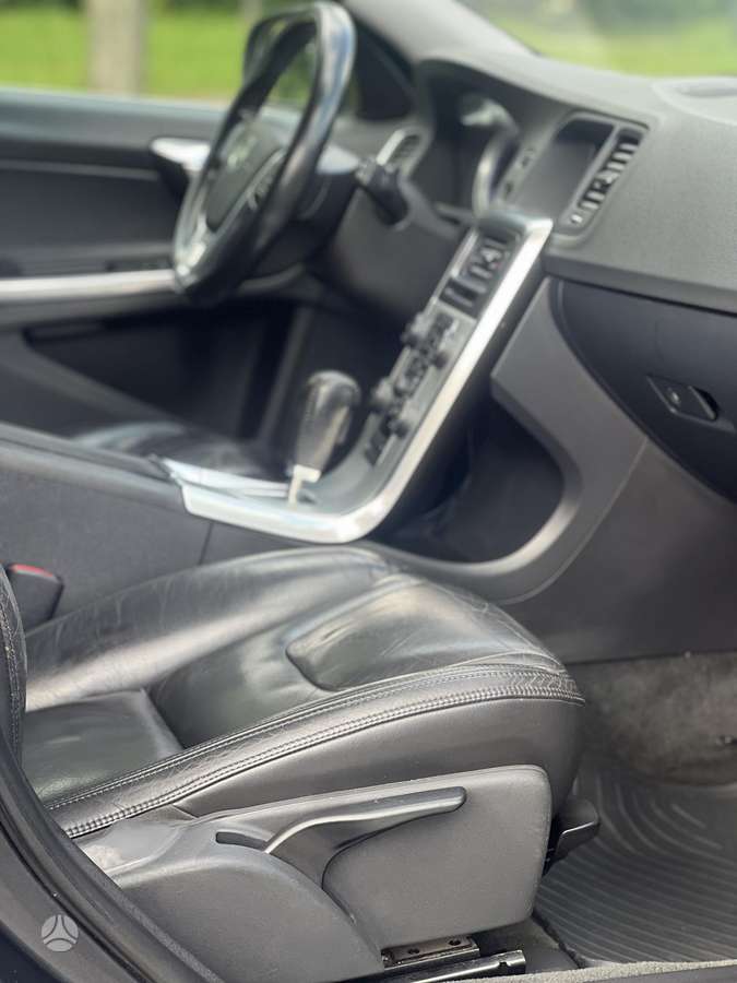 Volvo V60, 2.0 l., Универсал