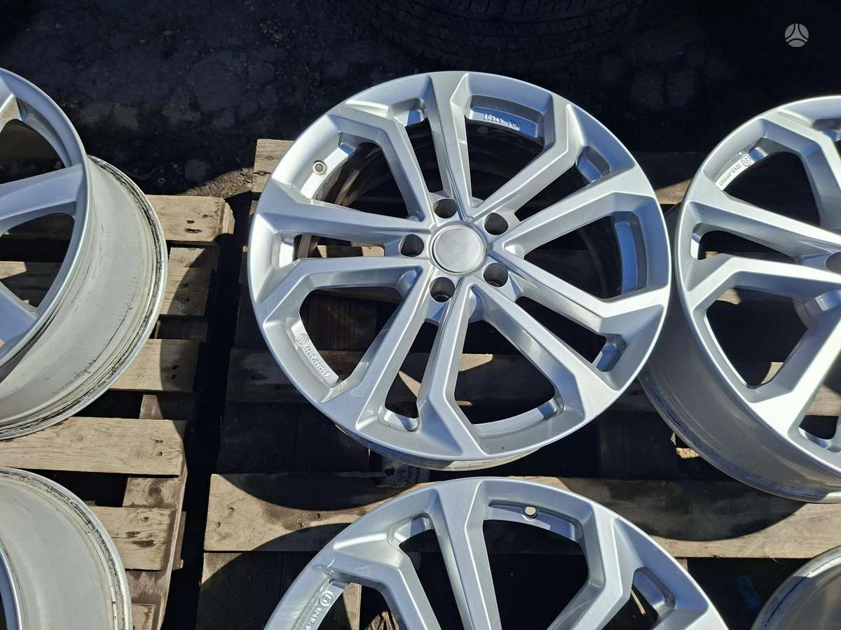 Dezent ET22 7.5J, light alloy, R18