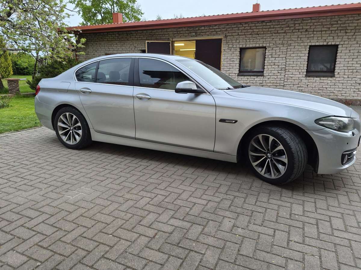 BMW 528, 2.0 l., Седан