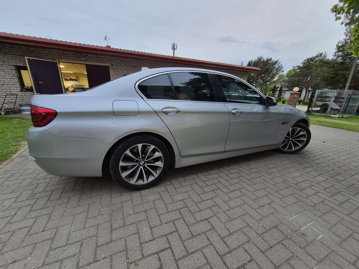 BMW 528, 2.0 l., Седан