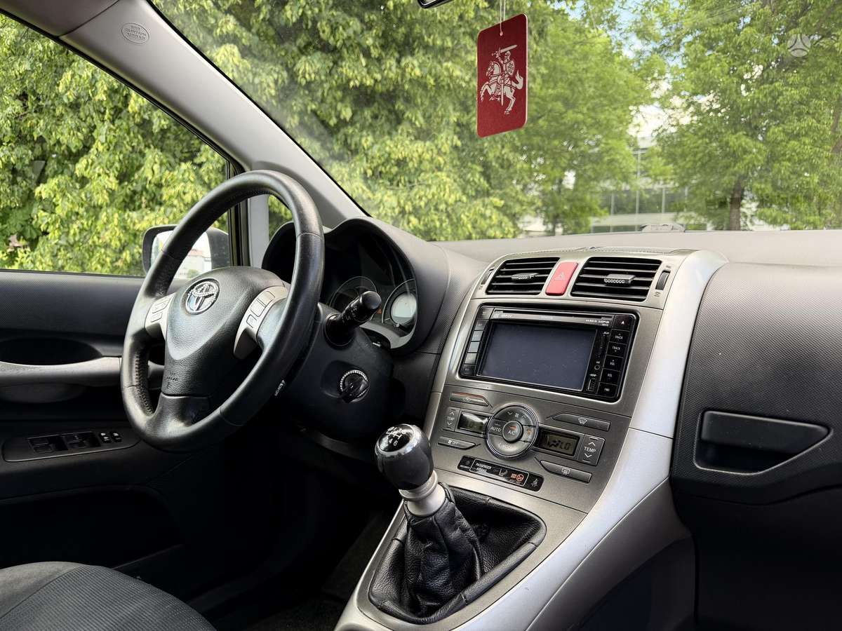 Toyota Auris, 2.0 l., hatchback