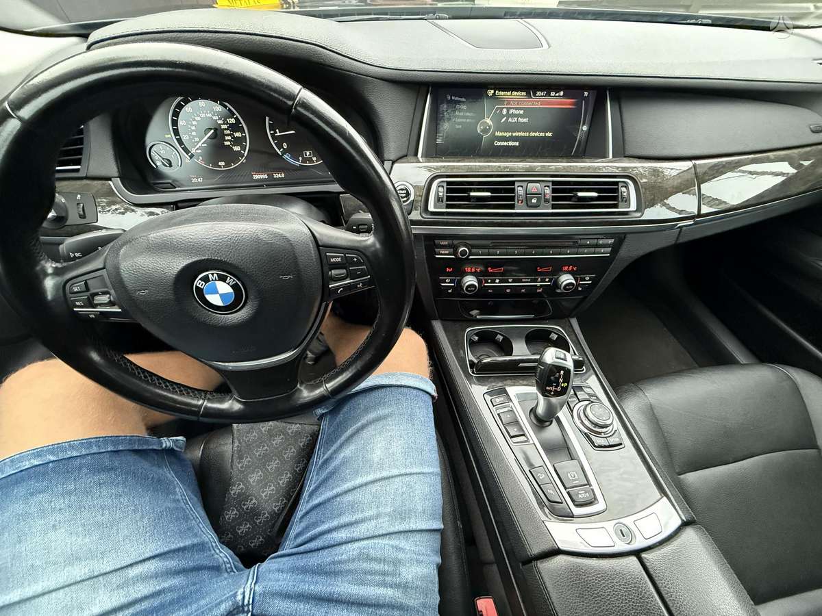 BMW 740, 3.0 l., Седан
