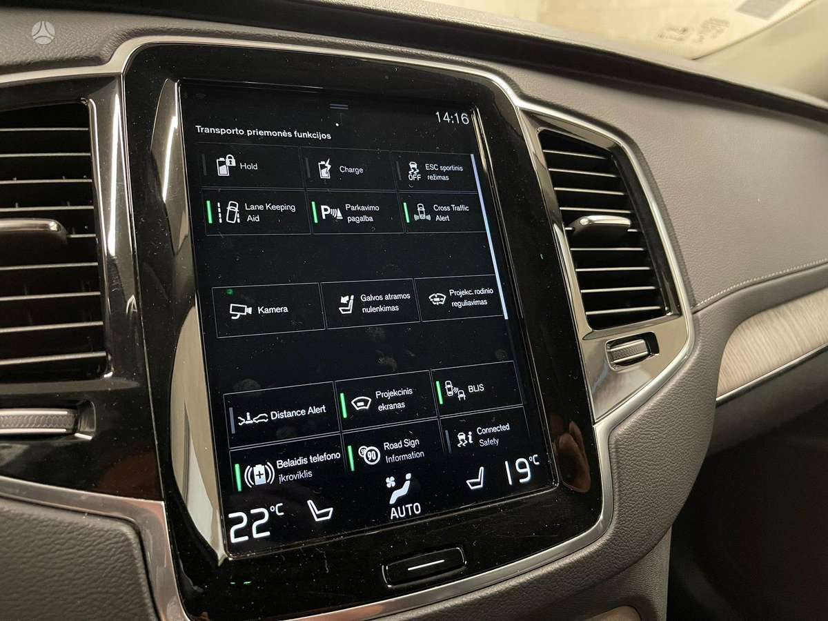 Volvo XC90 - 11