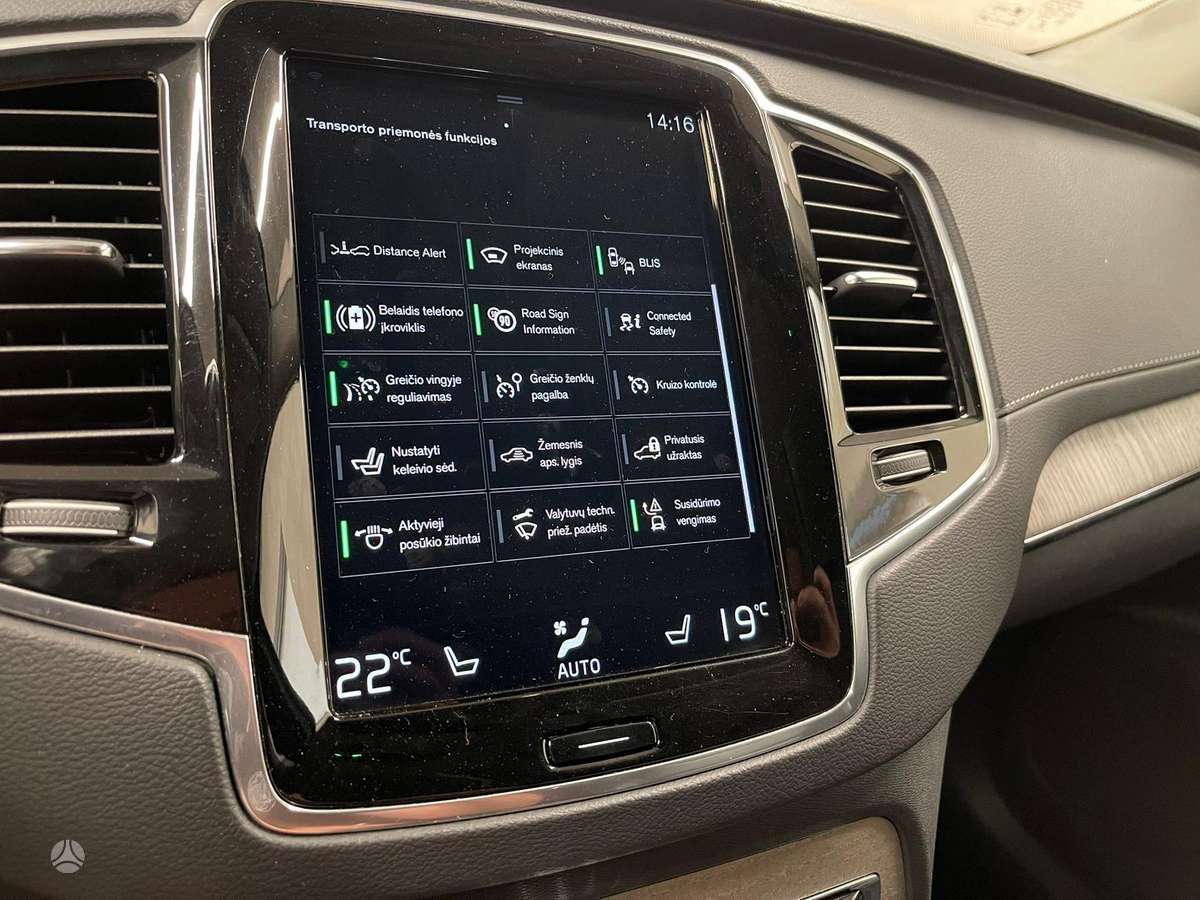 Volvo XC90 - 12