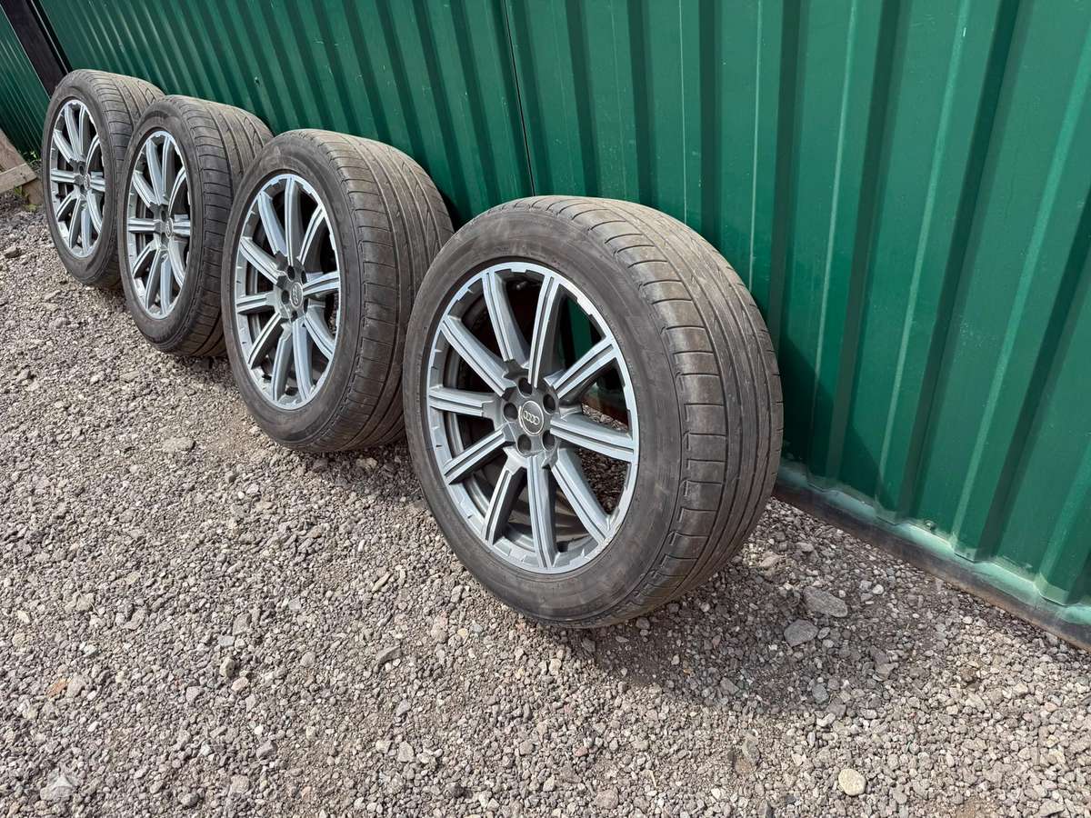Audi Q7, lengvojo lydinio, R20