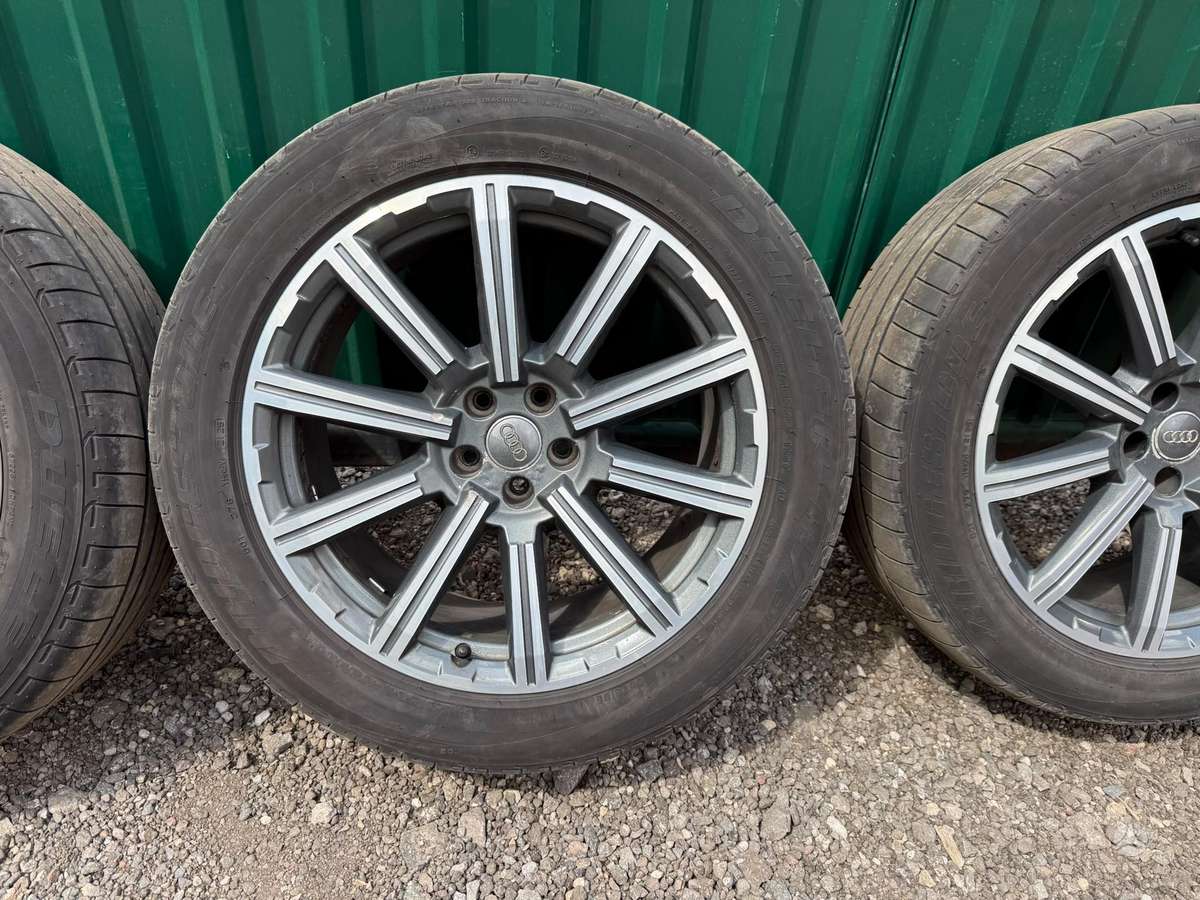 Audi Q7, lengvojo lydinio, R20