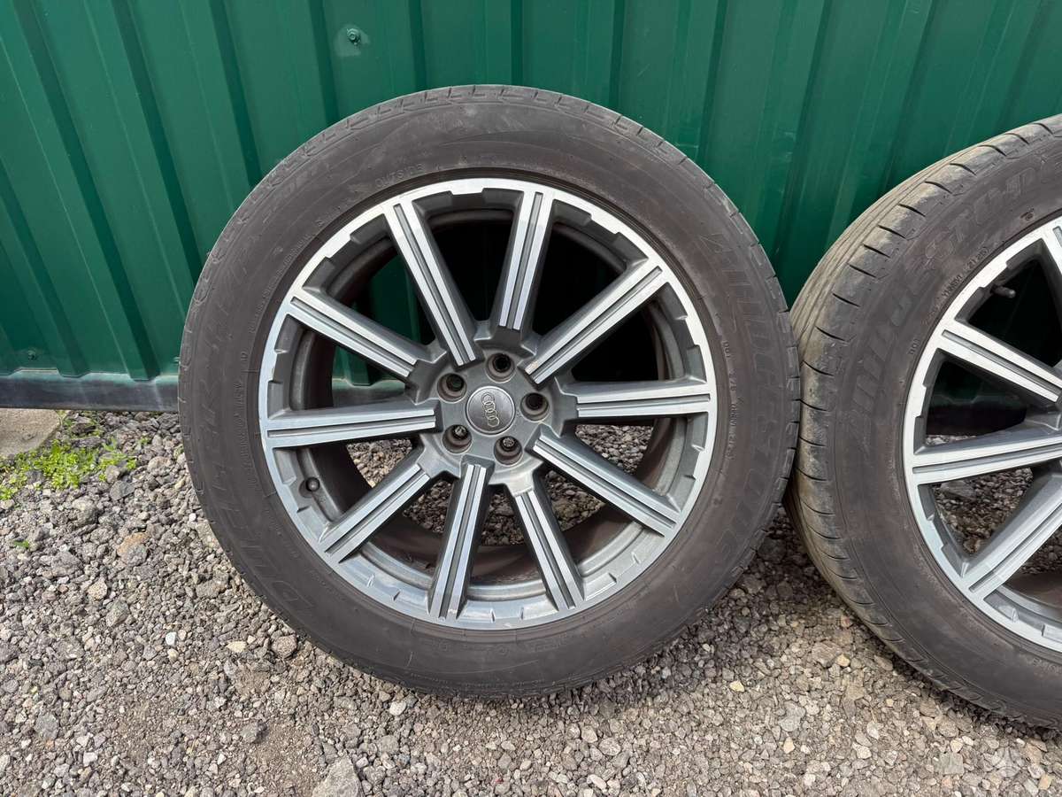 Audi Q7, lengvojo lydinio, R20