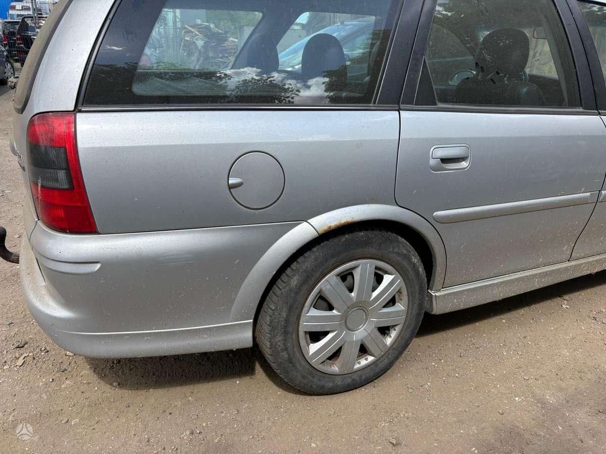 Opel Vectra for parts