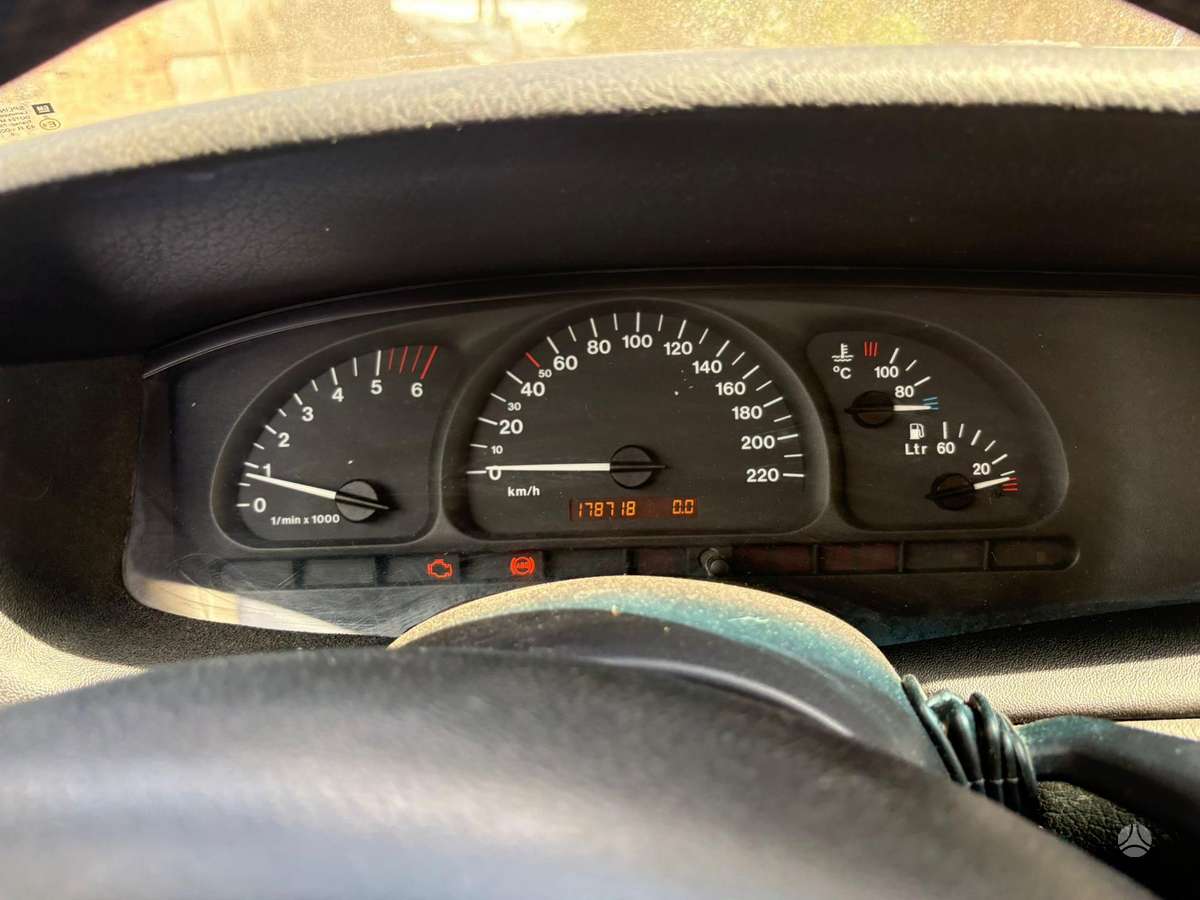 Opel Vectra for parts