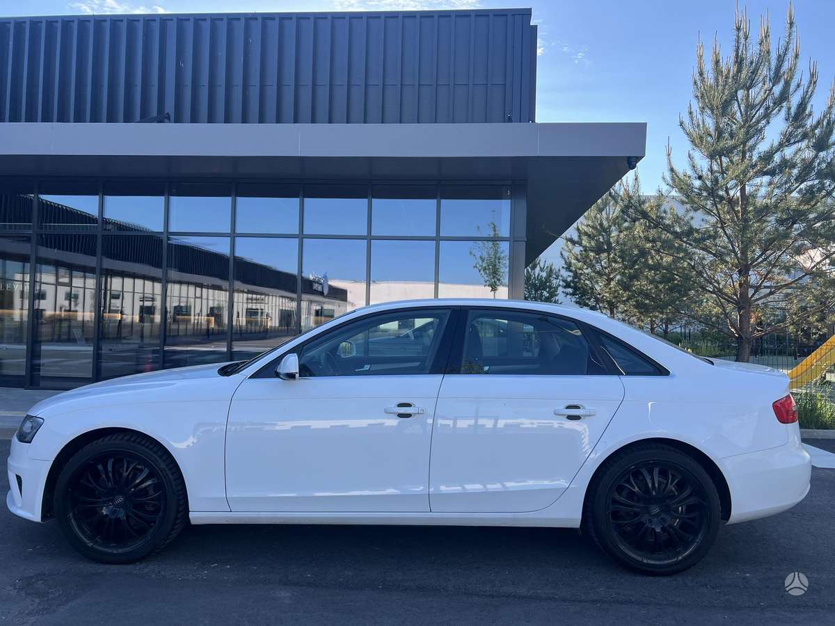 Audi A4, 2.0 l., Седан