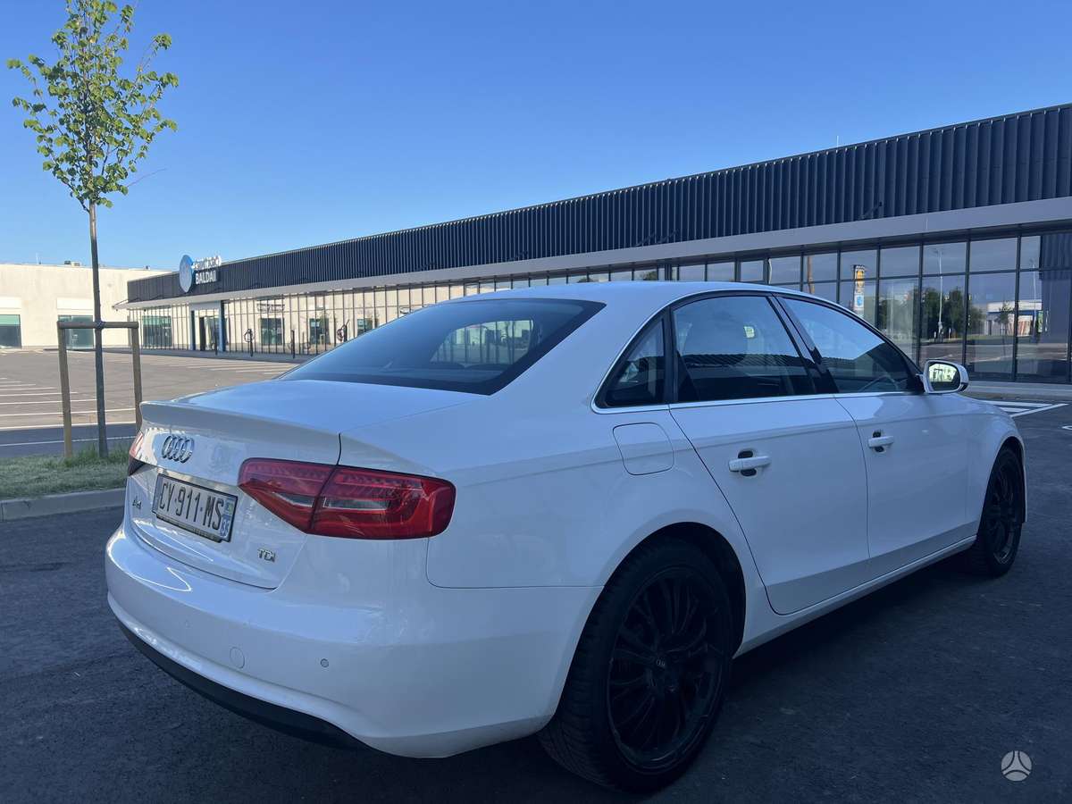 Audi A4, 2.0 l., Седан