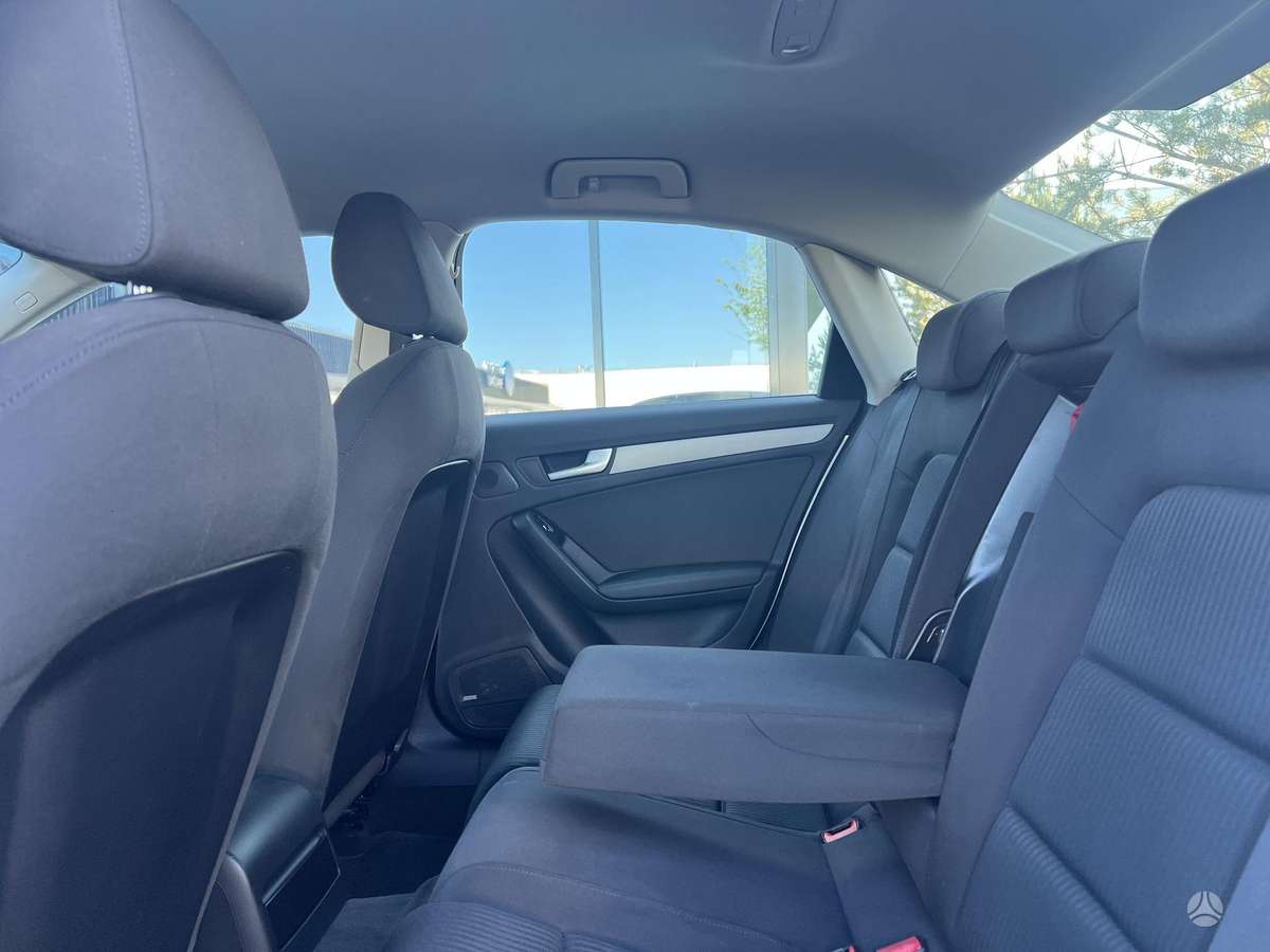Audi A4, 2.0 l., Седан