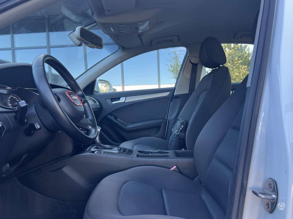 Audi A4, 2.0 l., Седан