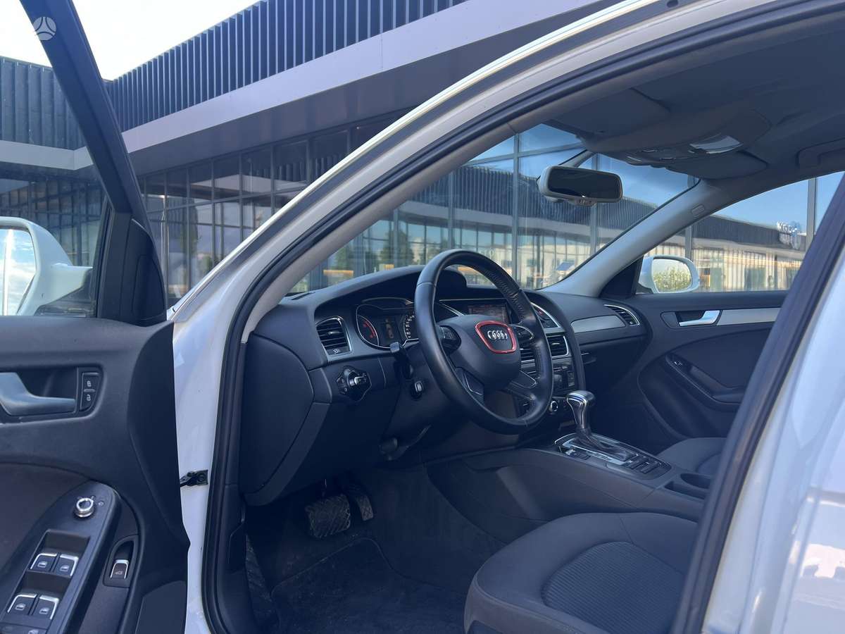 Audi A4, 2.0 l., Седан