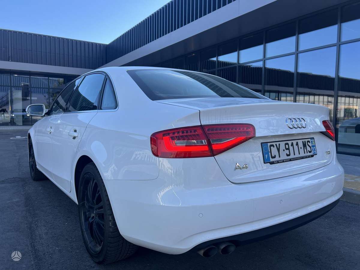 Audi A4, 2.0 l., Седан