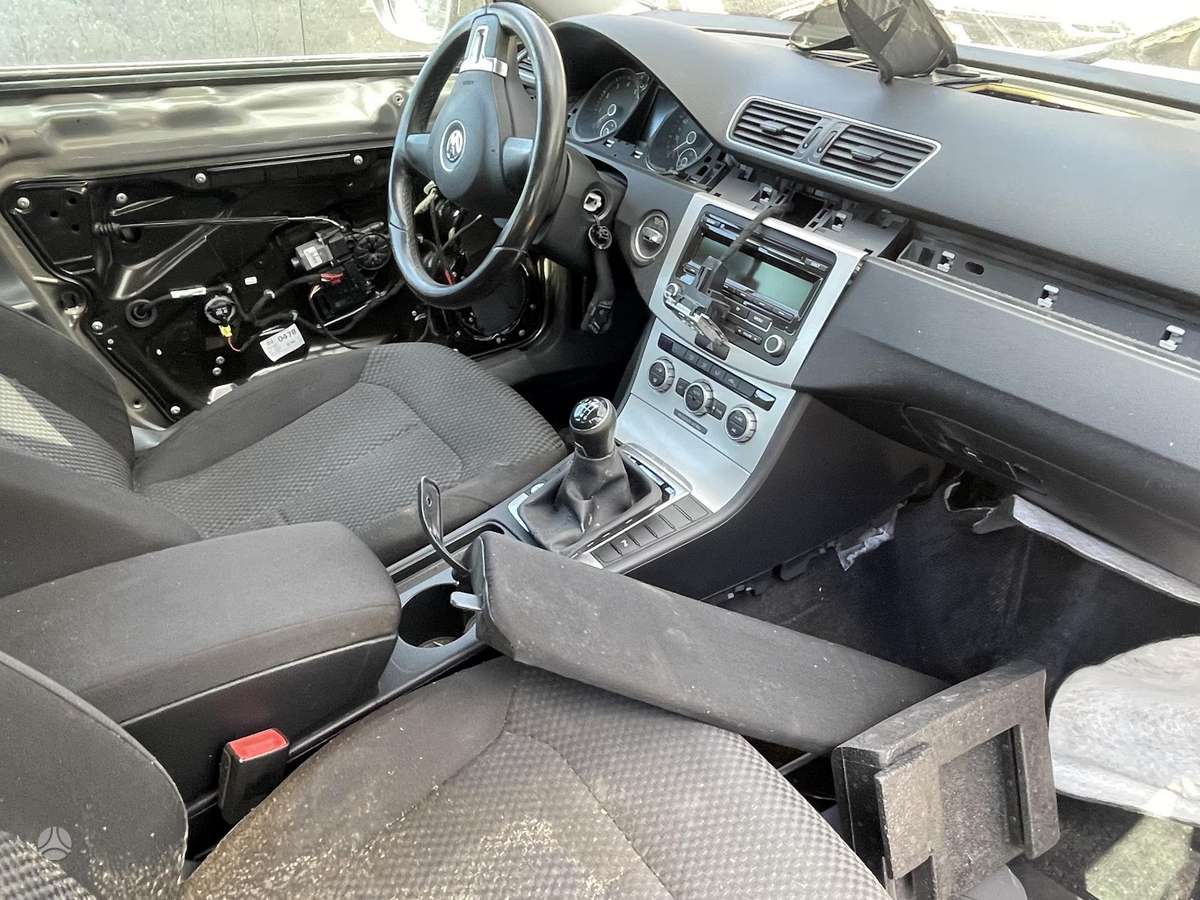 Volkswagen Passat dalimis