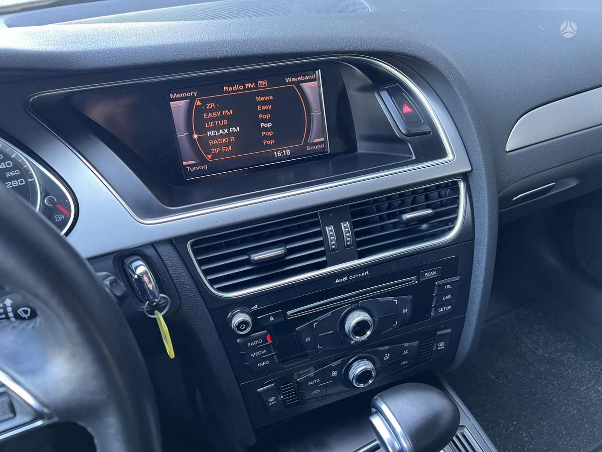 Audi A4, 2.0 l., Седан