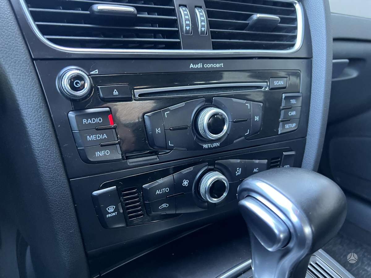 Audi A4, 2.0 l., Седан