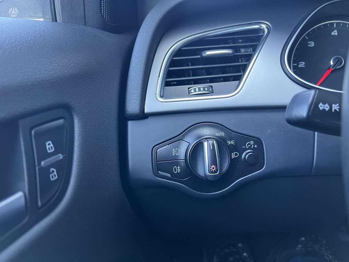 Audi A4, 2.0 l., Седан