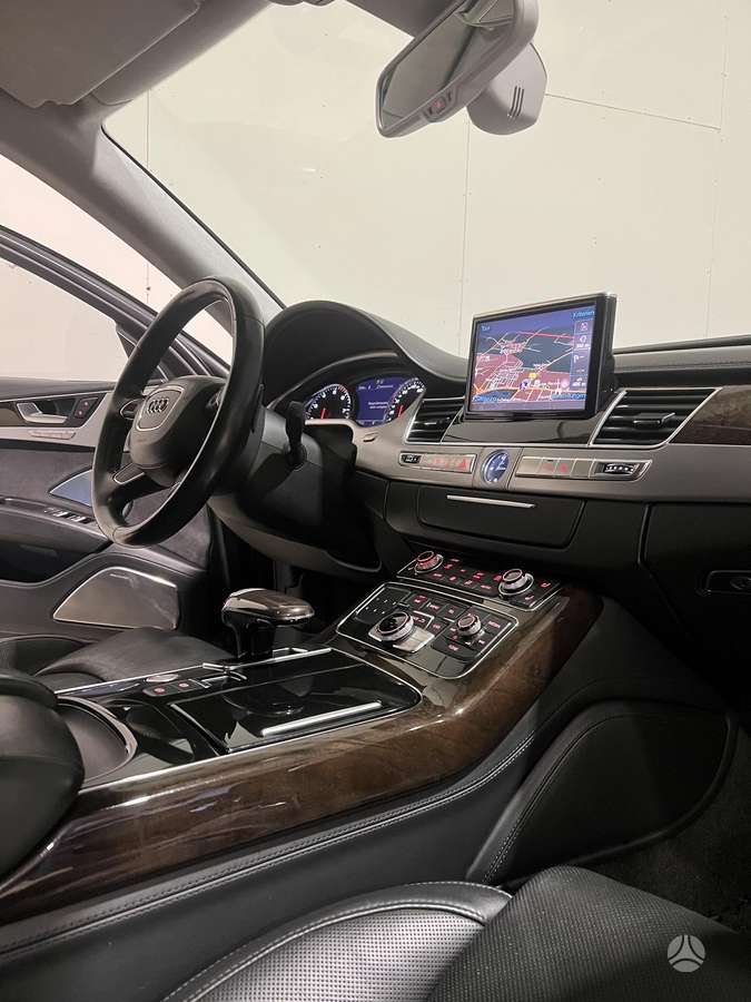 Audi A8 L, 6.3 l., Седан