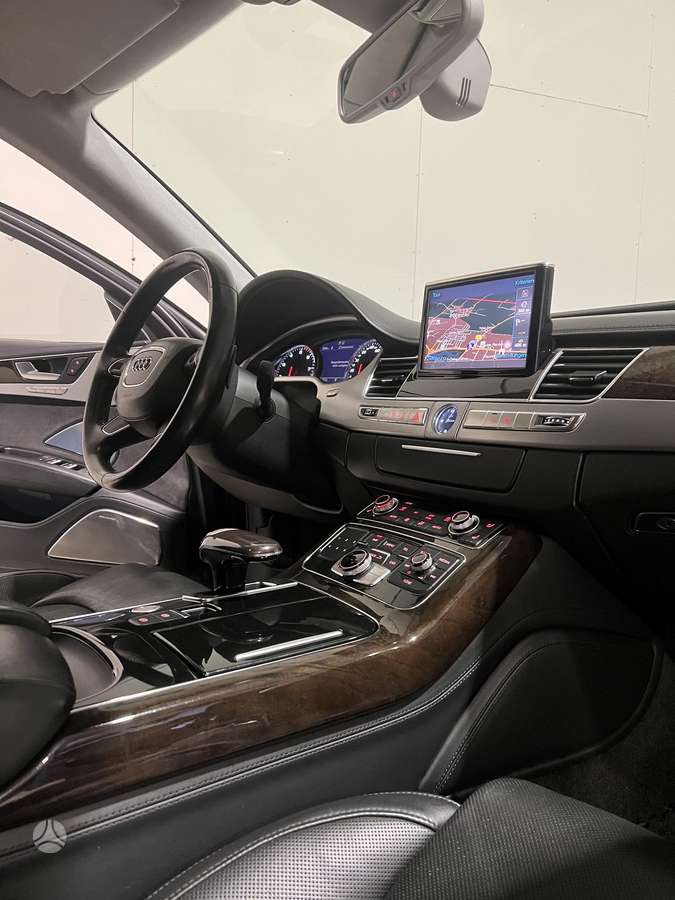 Audi A8 L, 6.3 l., Седан