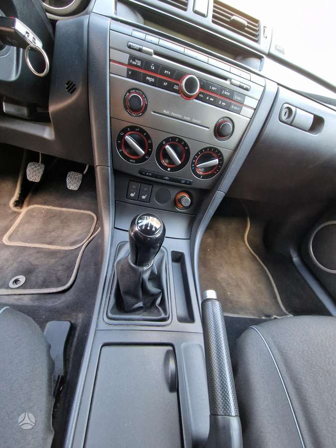 Mazda 3, 1.6 l., hatchback