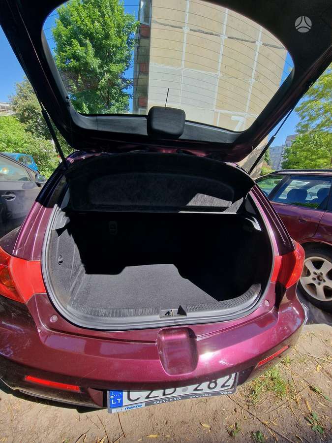 Mazda 3, 1.6 l., hatchback