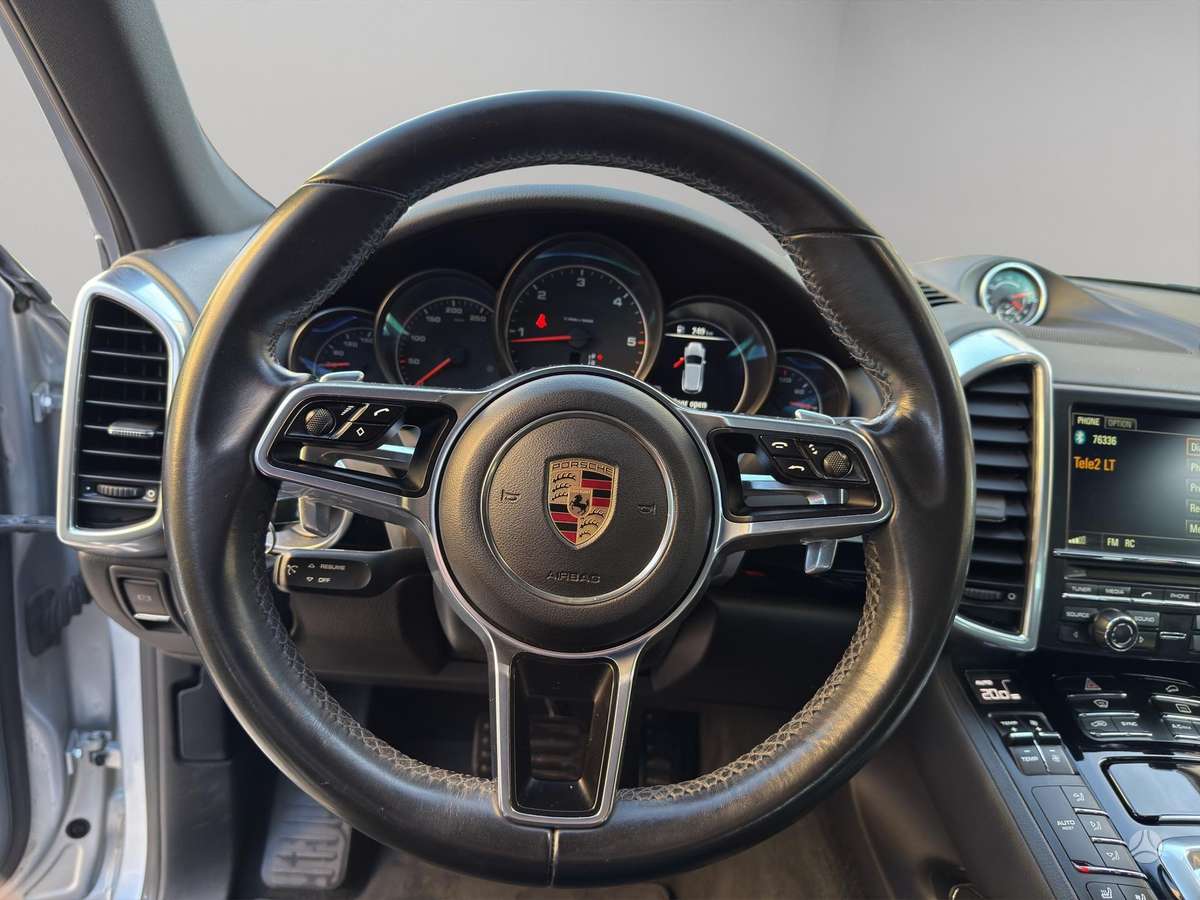 Porsche Cayenne - 10