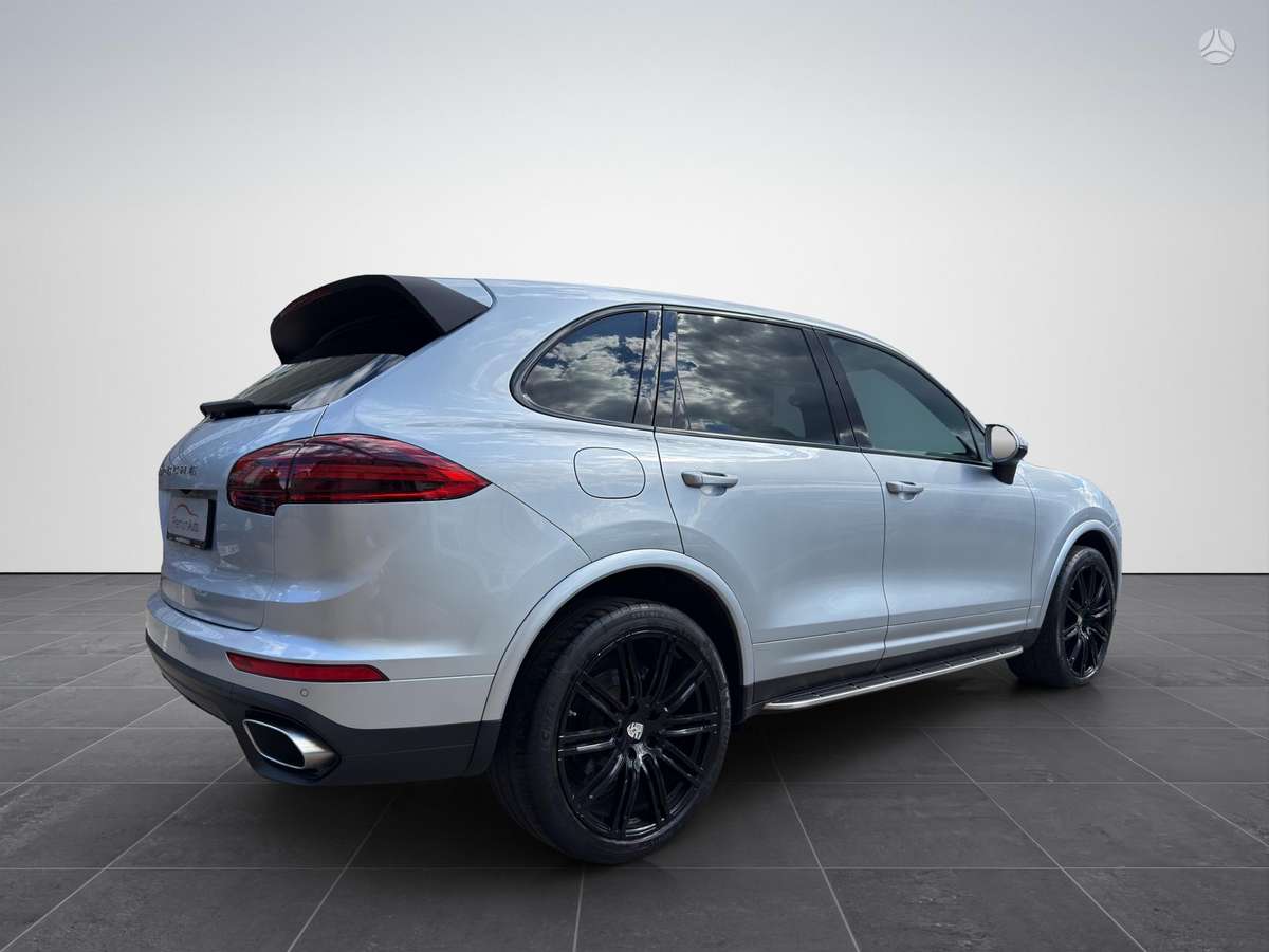 Porsche Cayenne - 6